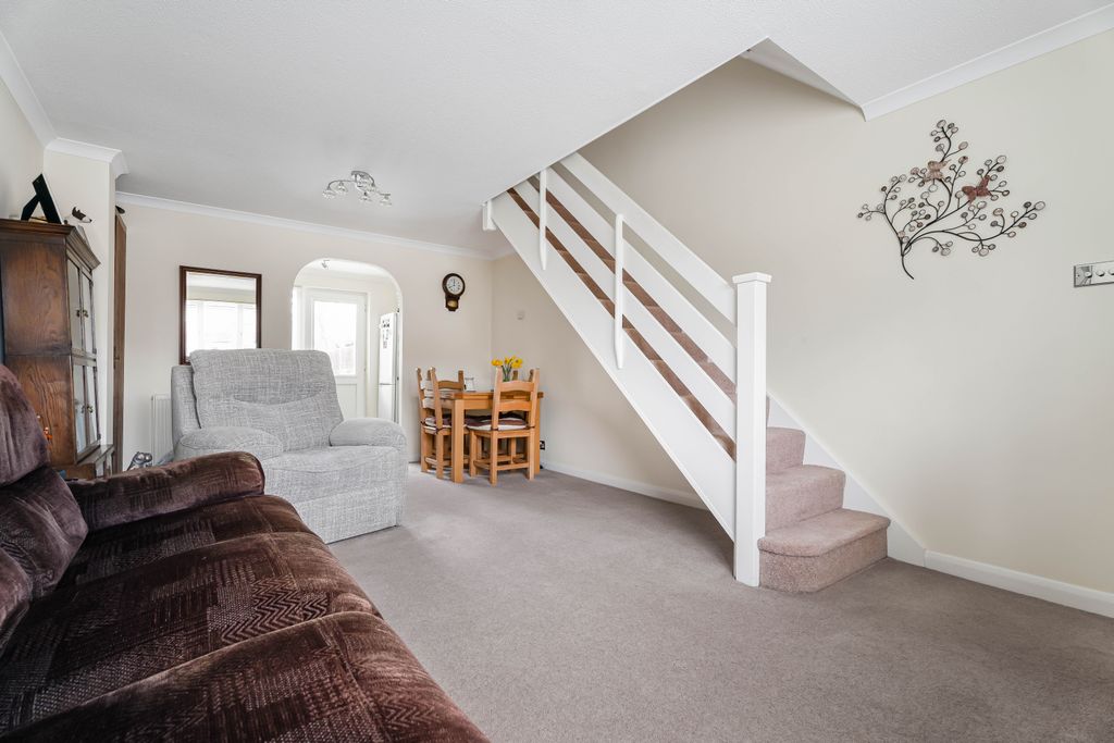 Property photo 2 of 12 Lounge