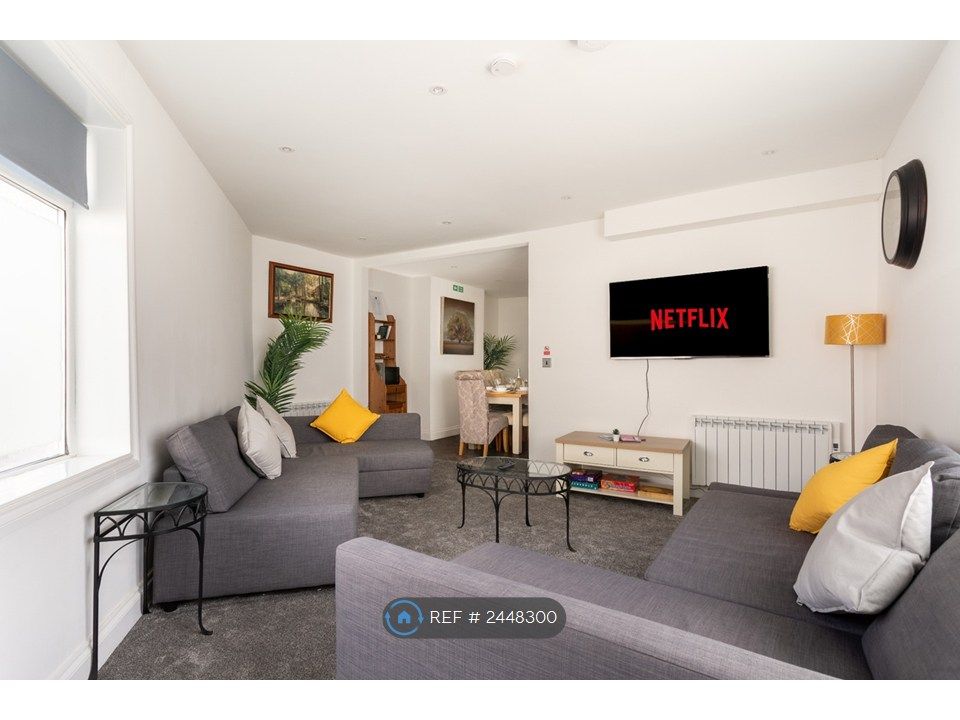 Property photo 2 of 33