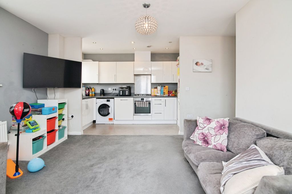 Property photo 3 of 13