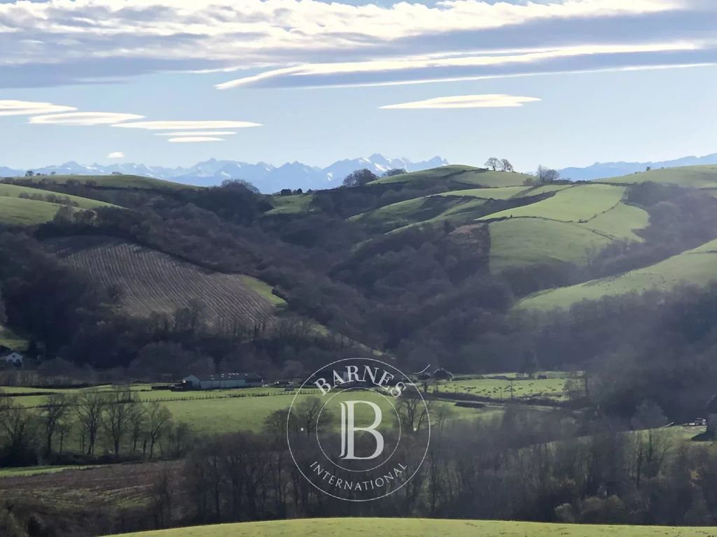 Property photo 2 of 43