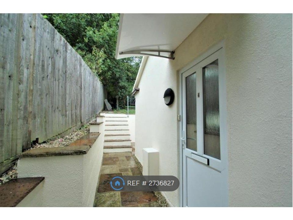 Property photo 2 of 11 Private Entrance