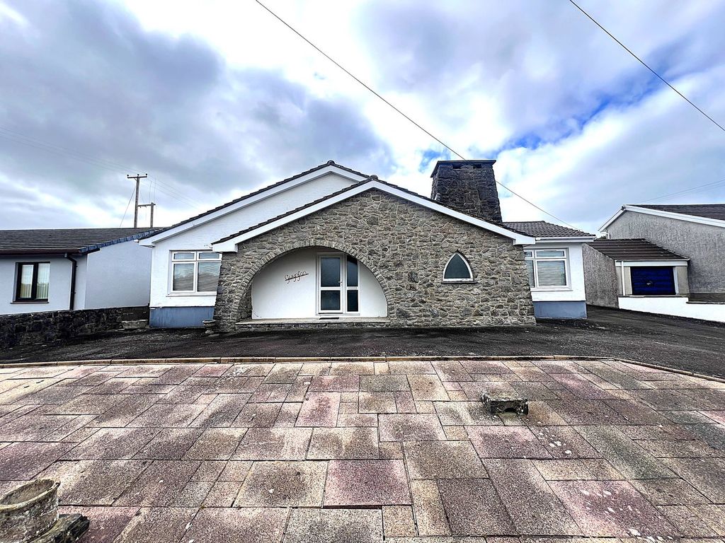 Property photo 2 of 35