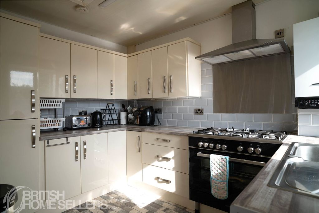 Property photo 2 of 34 Picture No. 17