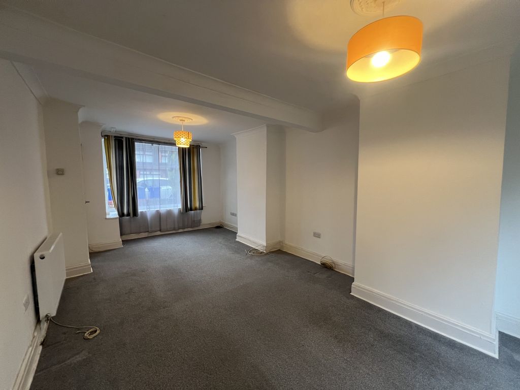 Property photo 3 of 10 Living Room