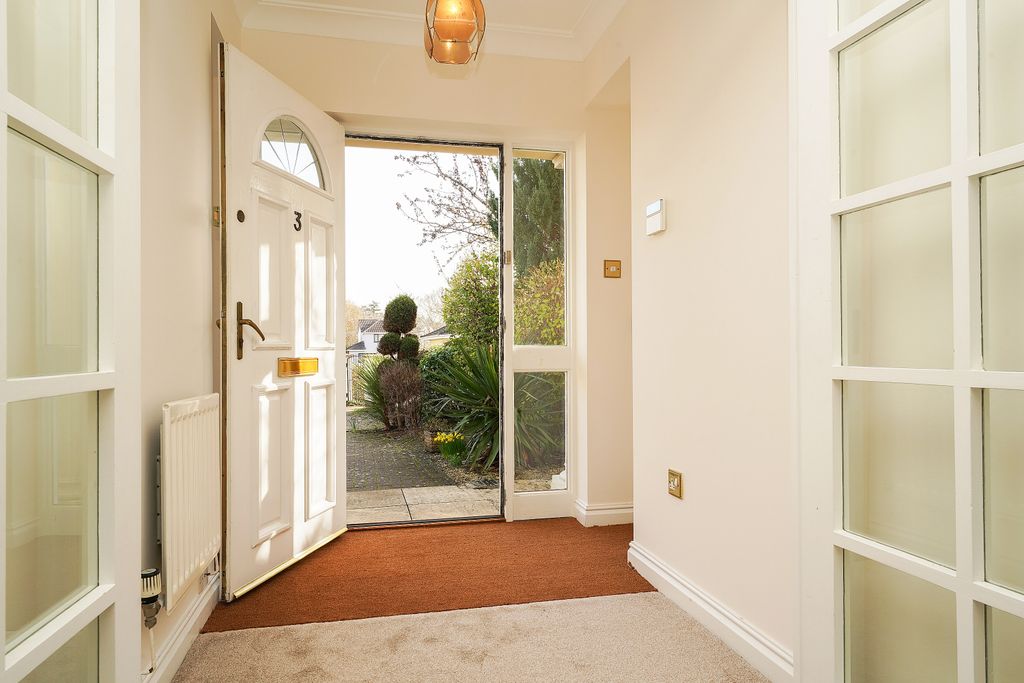 Property photo 2 of 25