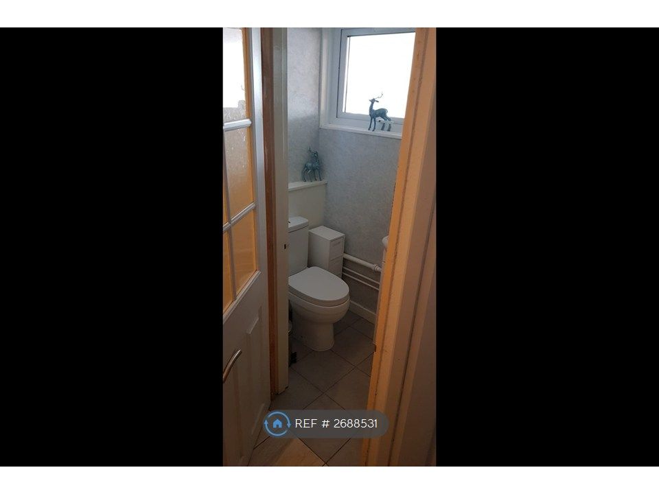 Property photo 2 of 22 Downstairs Toilet