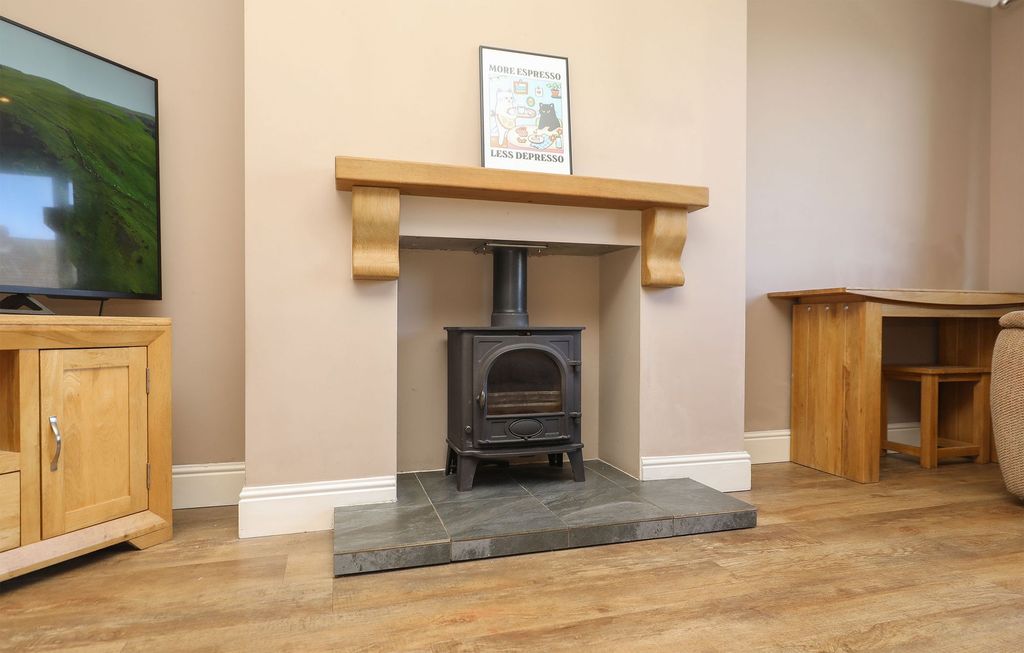 Property photo 3 of 37