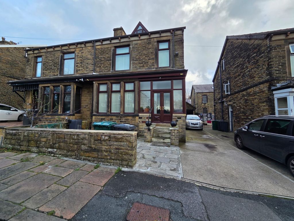 Property photo 2 of 30 Gallery