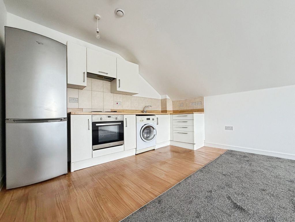 Property photo 2 of 7 Kitchen