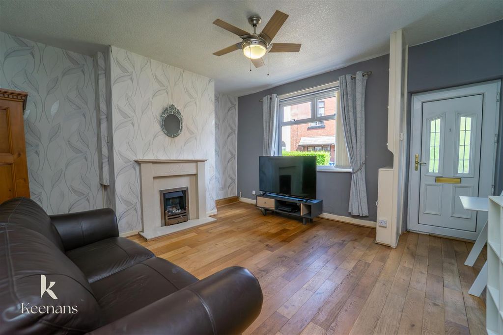 Property photo 3 of 12 ,-93.Jpg