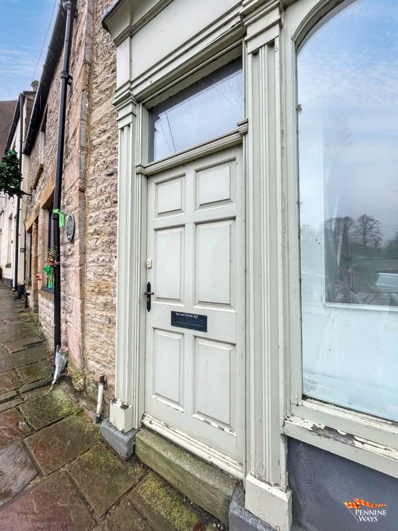 Property photo 2 of 25