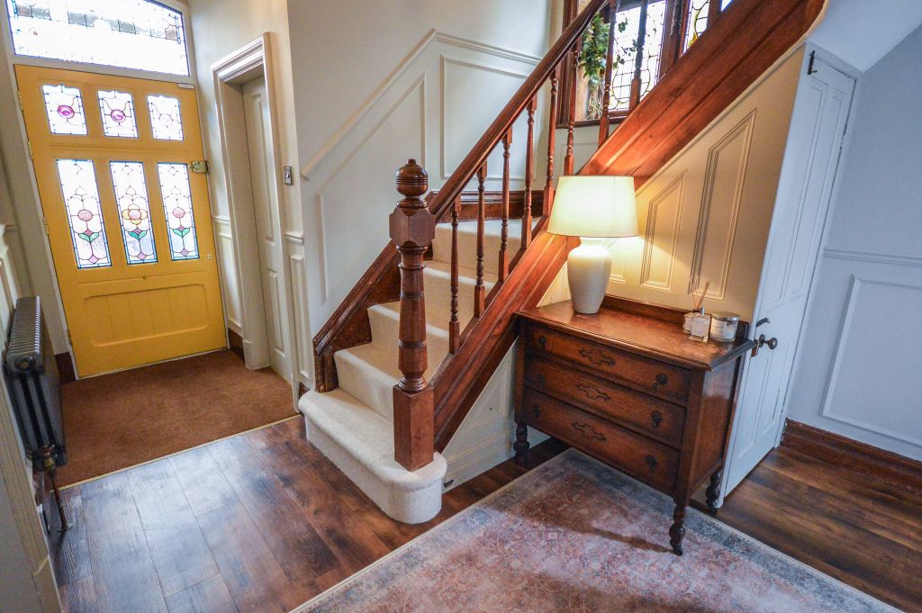 Property photo 2 of 25 Entrance Hall