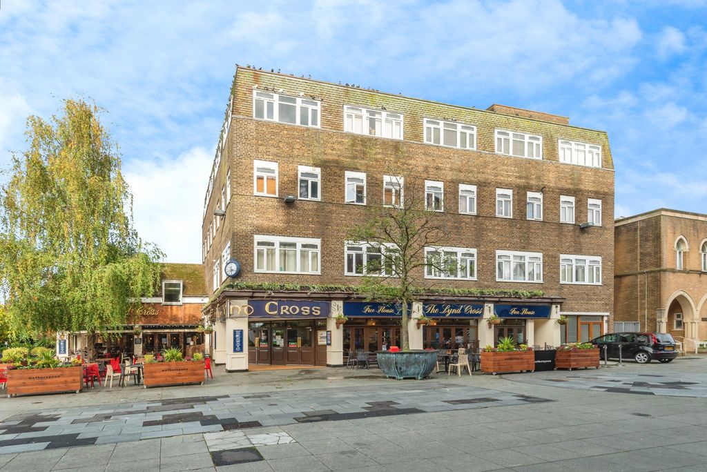 Property photo 2 of 8