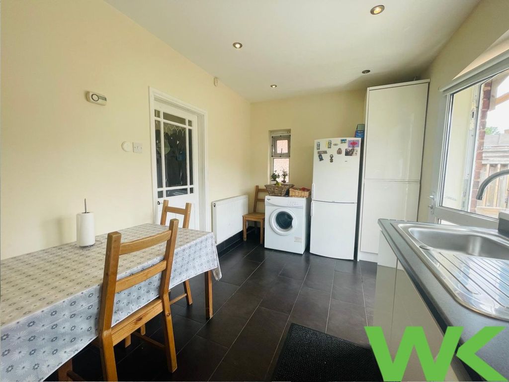 Property photo 3 of 8 Kitchen/Diner