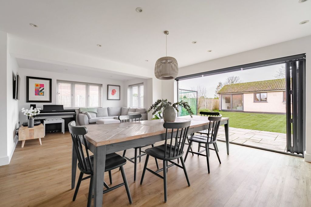 Property photo 2 of 29