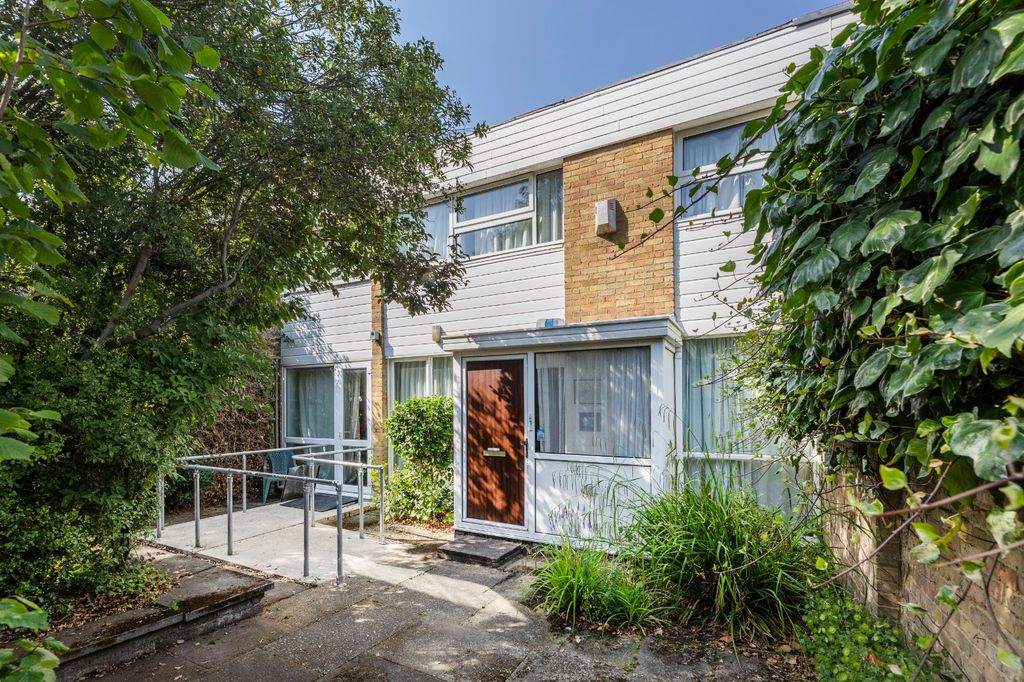 Property photo 1 of 4