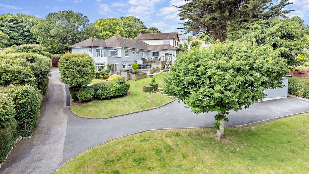Property photo 2 of 23 Torside