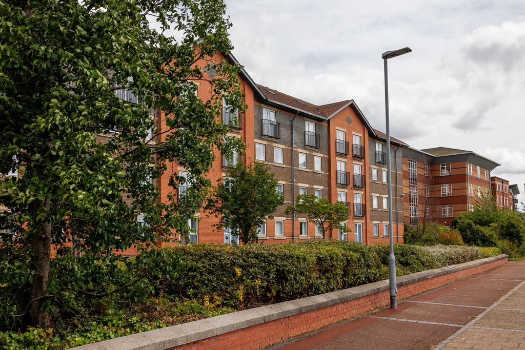 Property photo 1 of 8