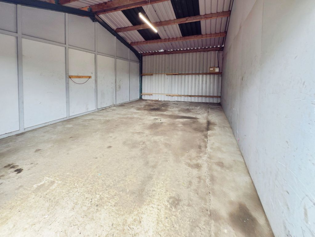 Property photo 2 of 3