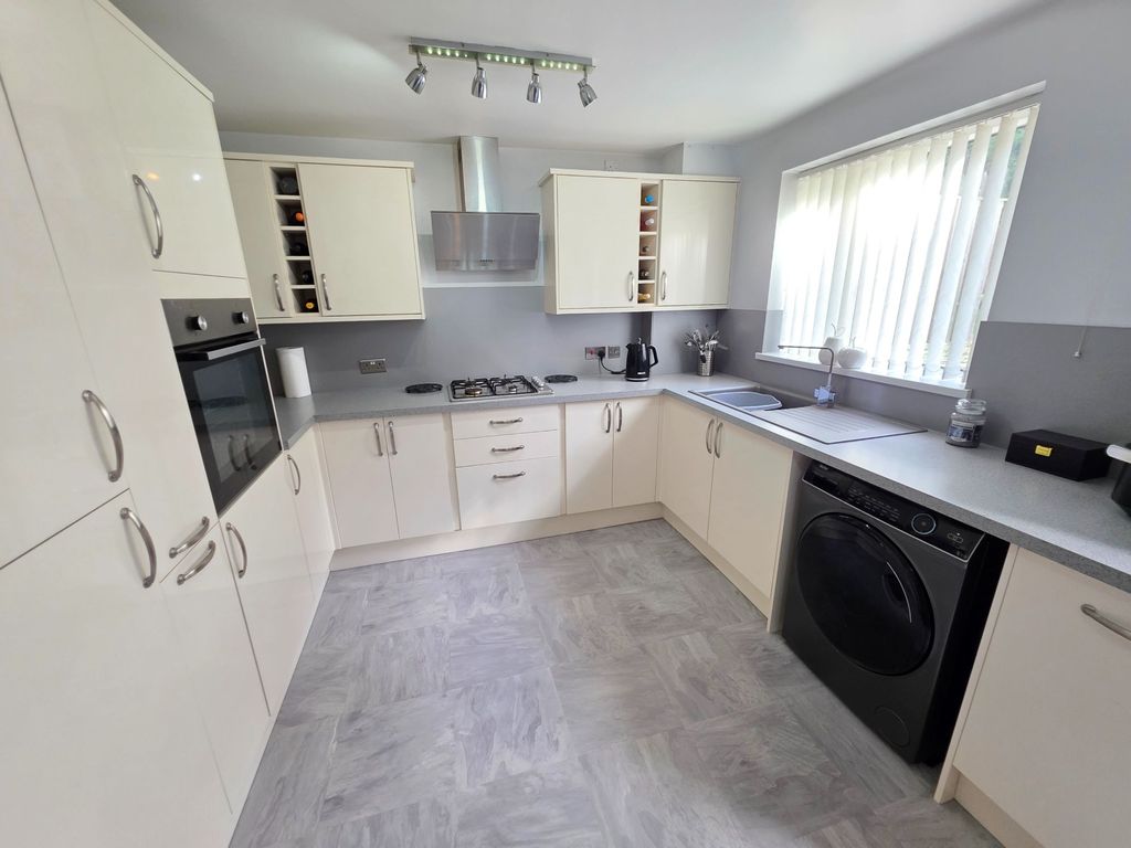 Property photo 3 of 26