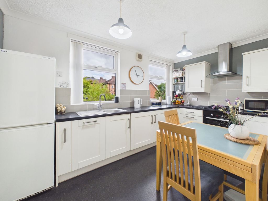 Property photo 3 of 17 Dining Kitchen