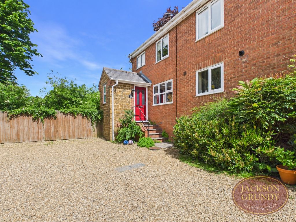 Property photo 1 of 2 Poppy Cottage