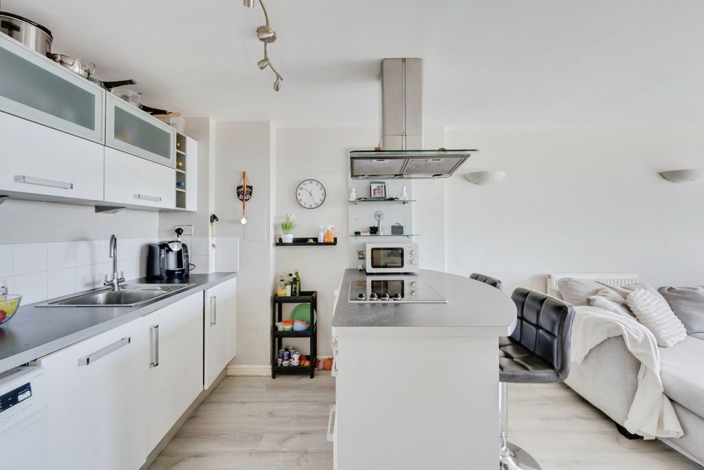 Property photo 3 of 13 Pbox-Img.Jpg