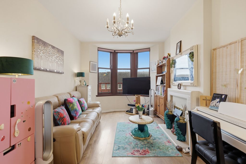 Property photo 3 of 40