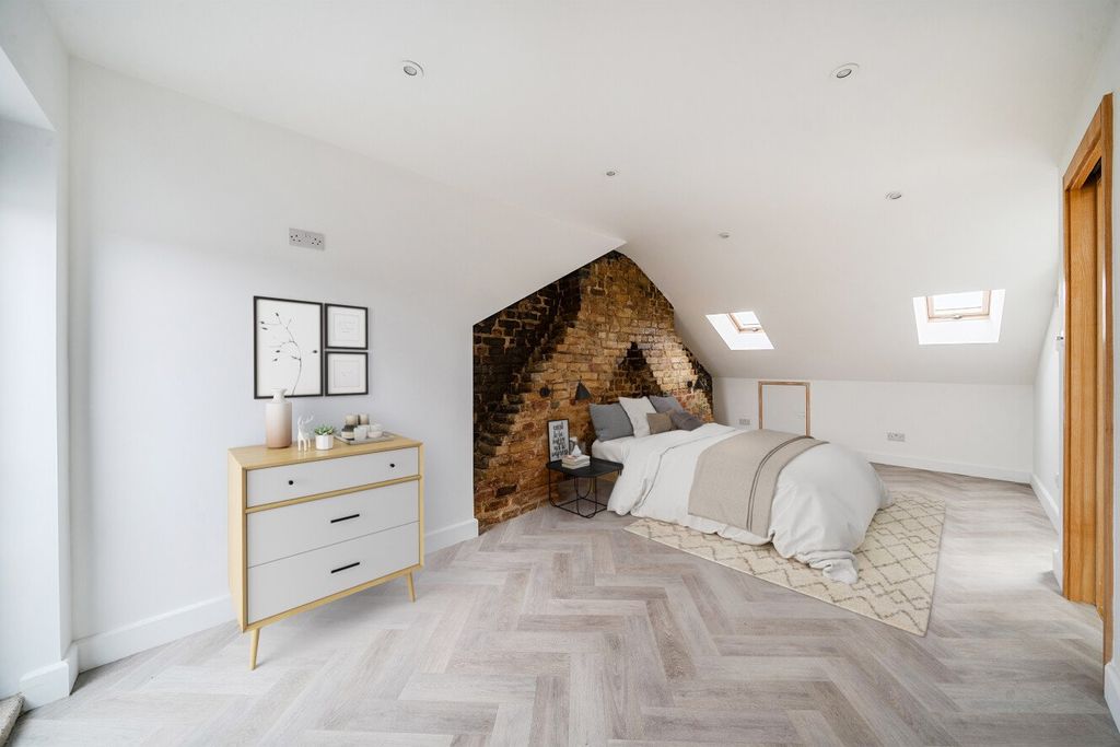 Property photo 3 of 16 Picture No. 21