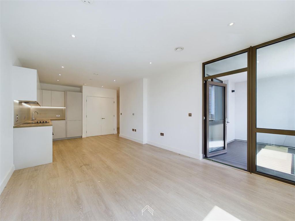 Property photo 2 of 10 Cam01353G0-Pr0076-Still005.Jpg