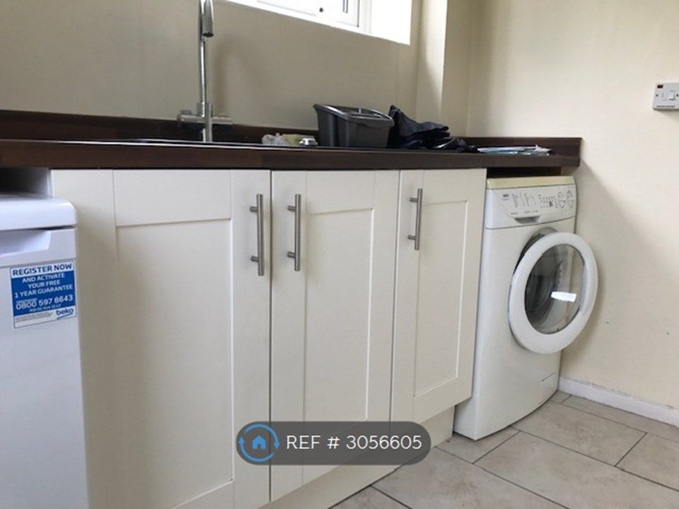 Property photo 2 of 18 Kitchen