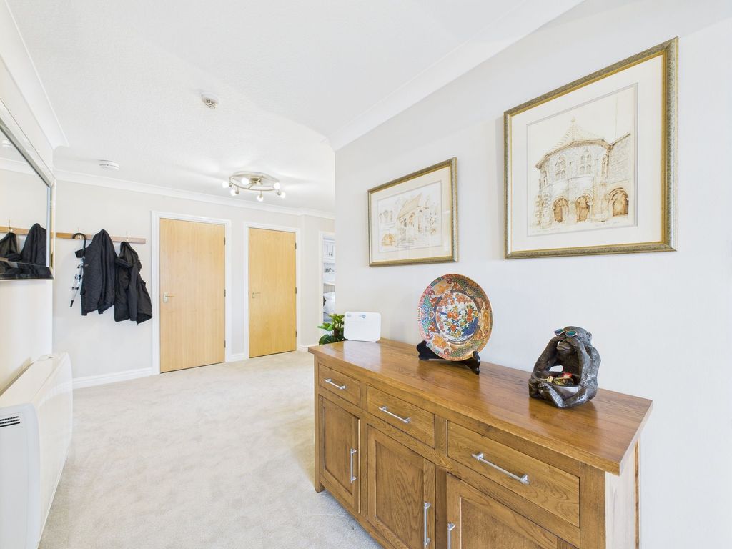 Property photo 2 of 26