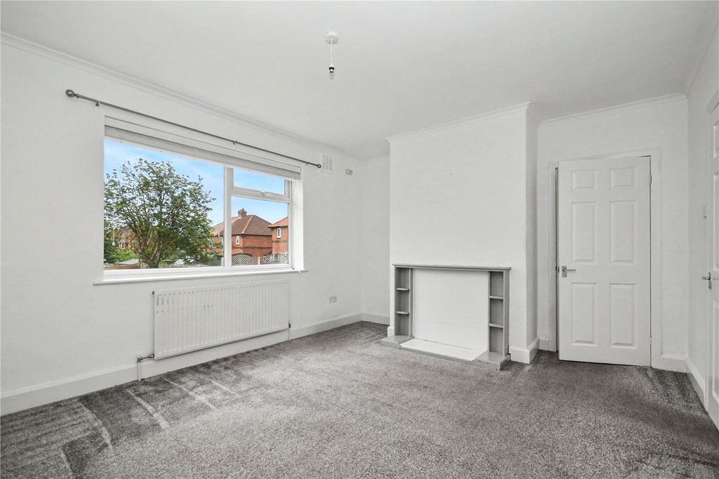 Property photo 2 of 17 Picture No. 12