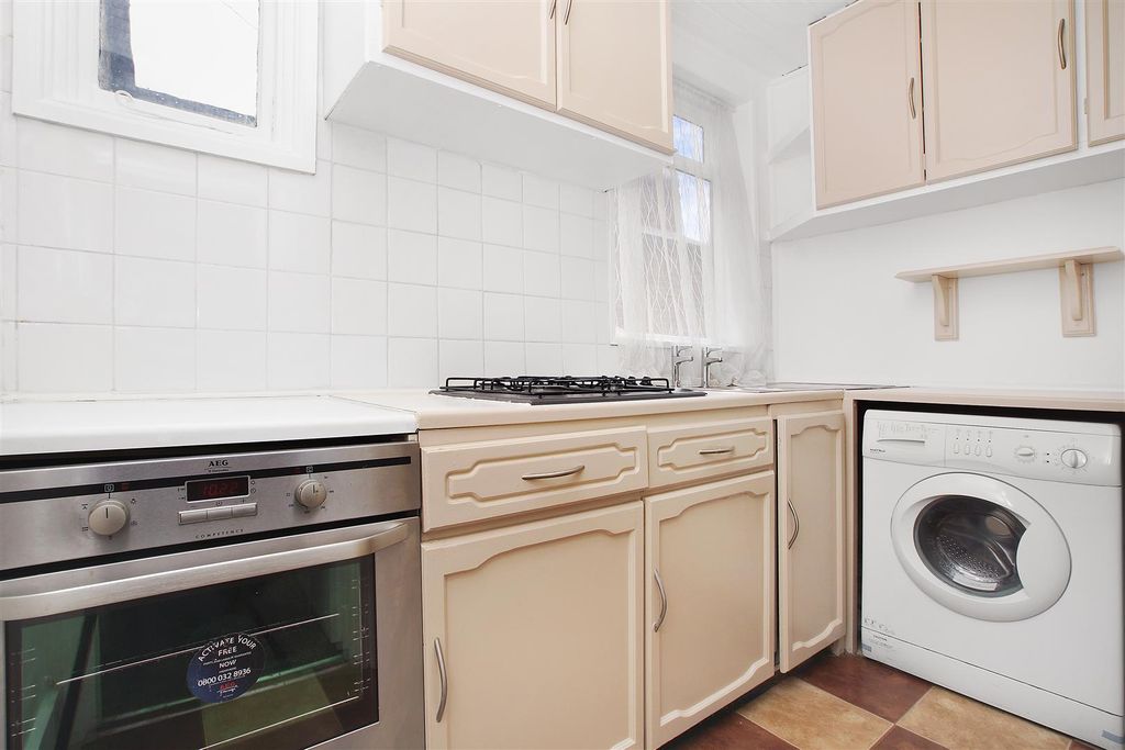 Property photo 3 of 5 Kitchen