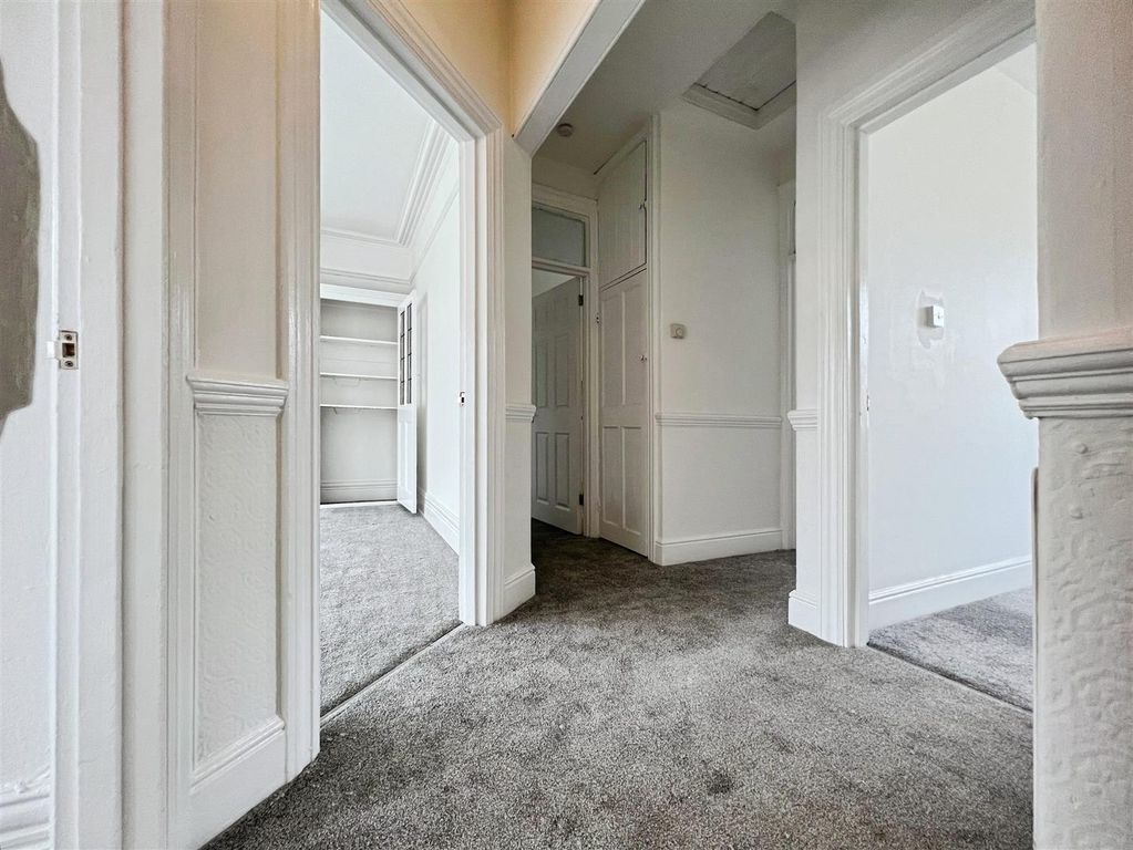 Property photo 2 of 13 Hallway