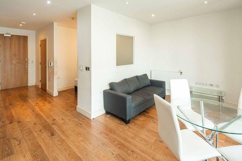 Property photo 2 of 9 Qibfmxhg.Jpeg