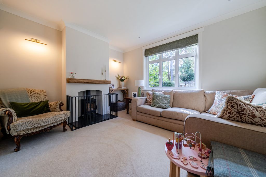 Additional image 12 of 3 bed semi-detached house for saleChurch Path, Hook RG27