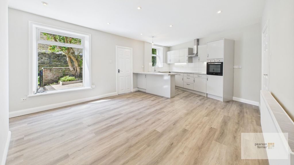 Property photo 1 of 15 Dining Kitchen