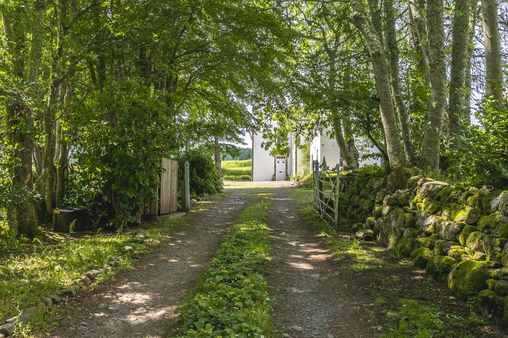 Property photo 3 of 52 External Ground (13).Jpg