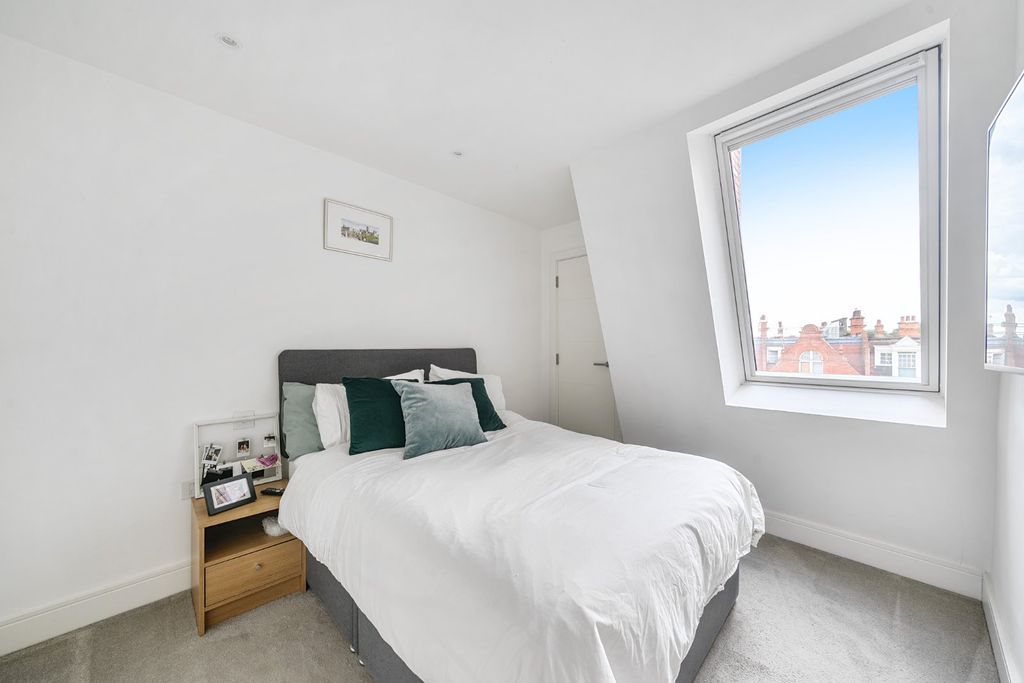 Property photo 3 of 8 Picture No. 13