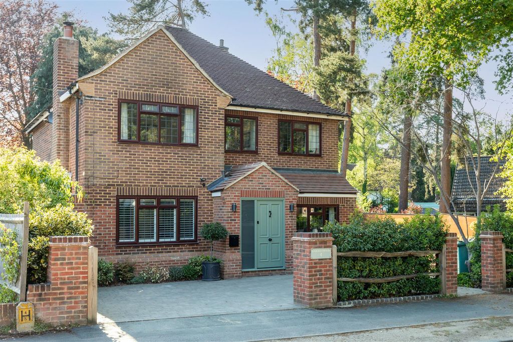 Property photo 1 of 27 Lincoln Drive-29.Jpg