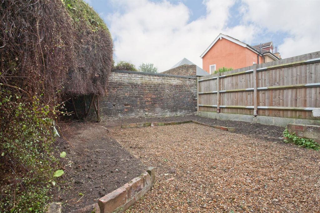 Property photo 3 of 11