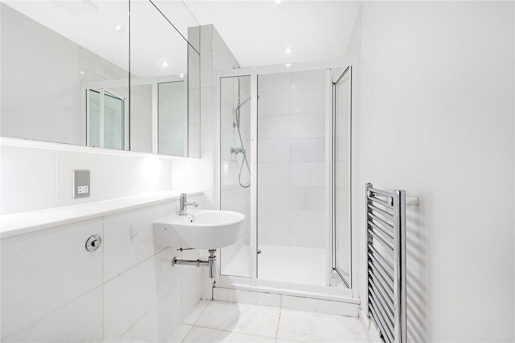 Property photo 3 of 6 Bathroom