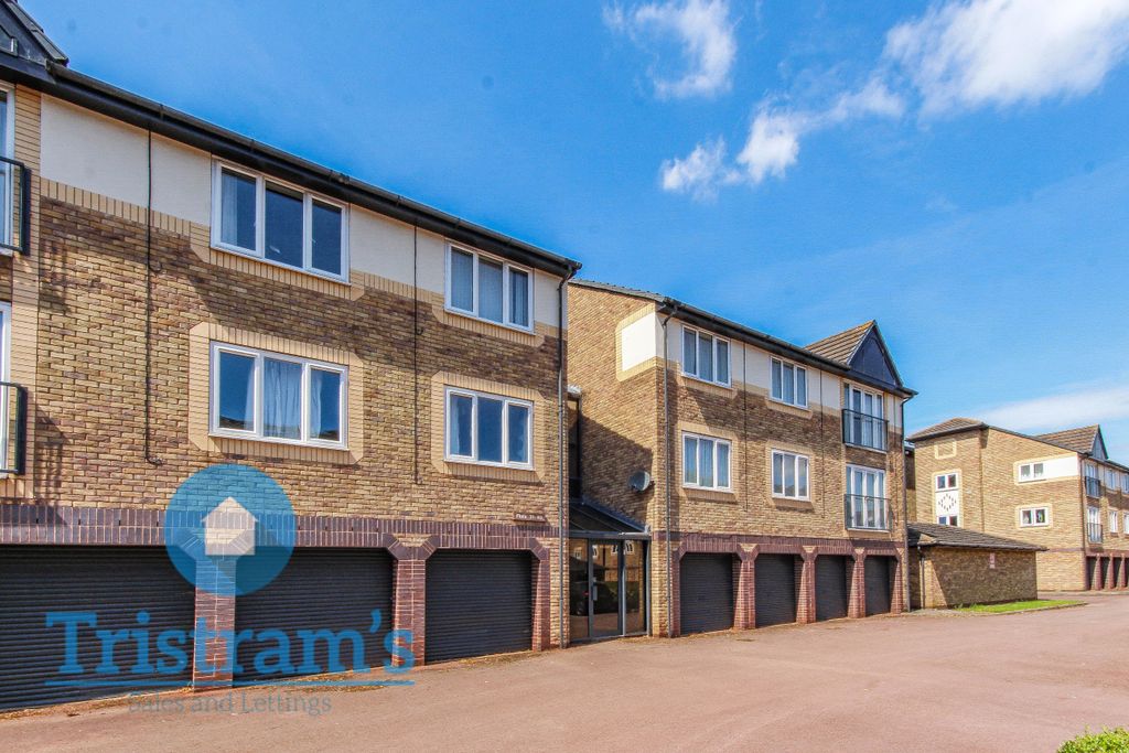 Property photo 1 of 12