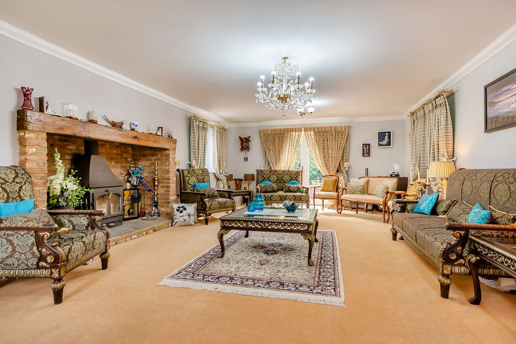 Property photo 3 of 49