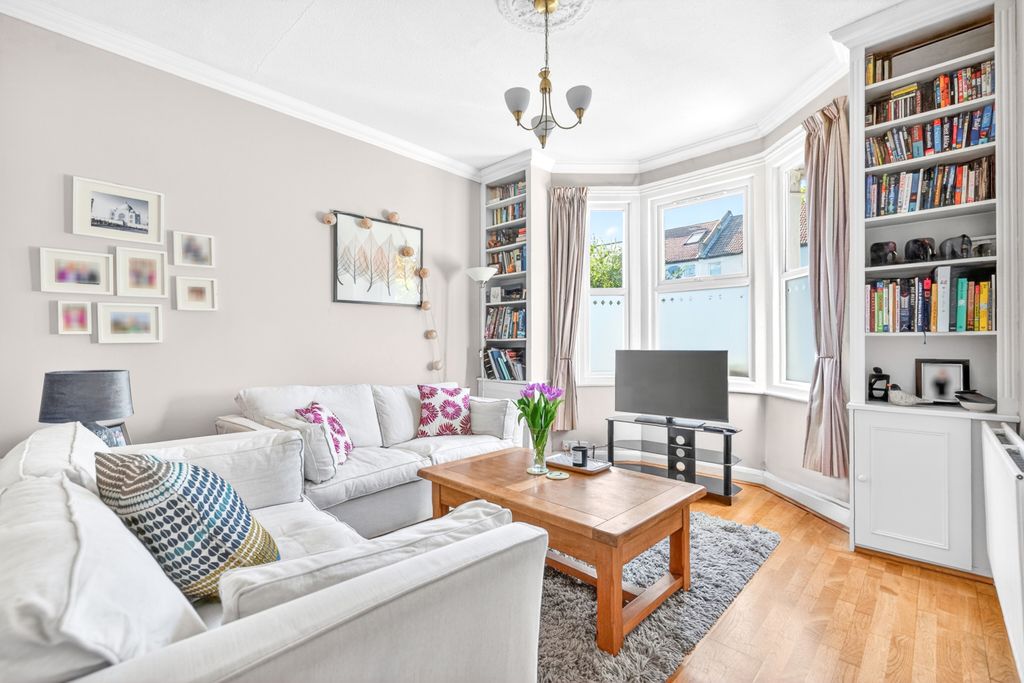 Property photo 2 of 12