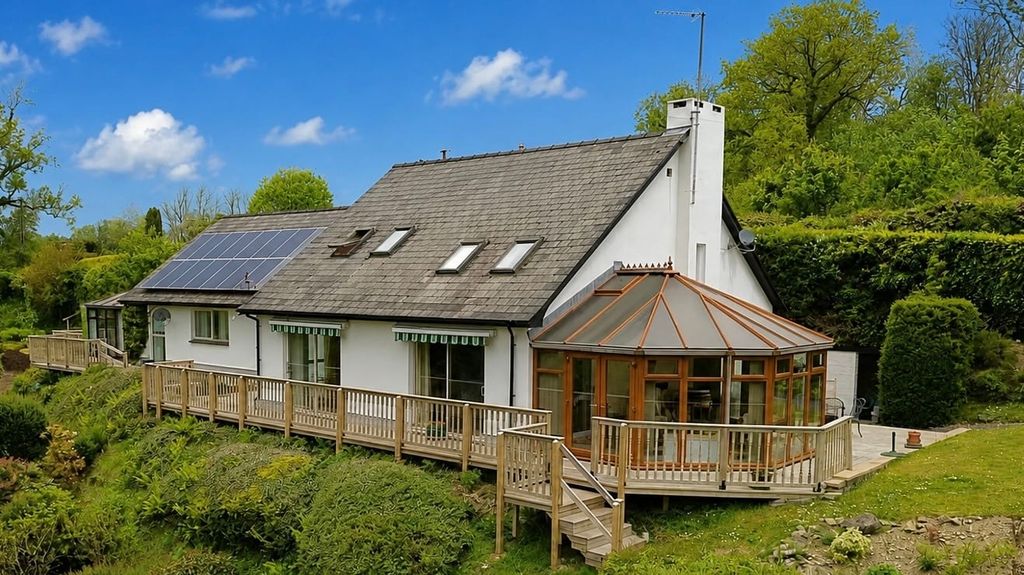 Property photo 1 of 39