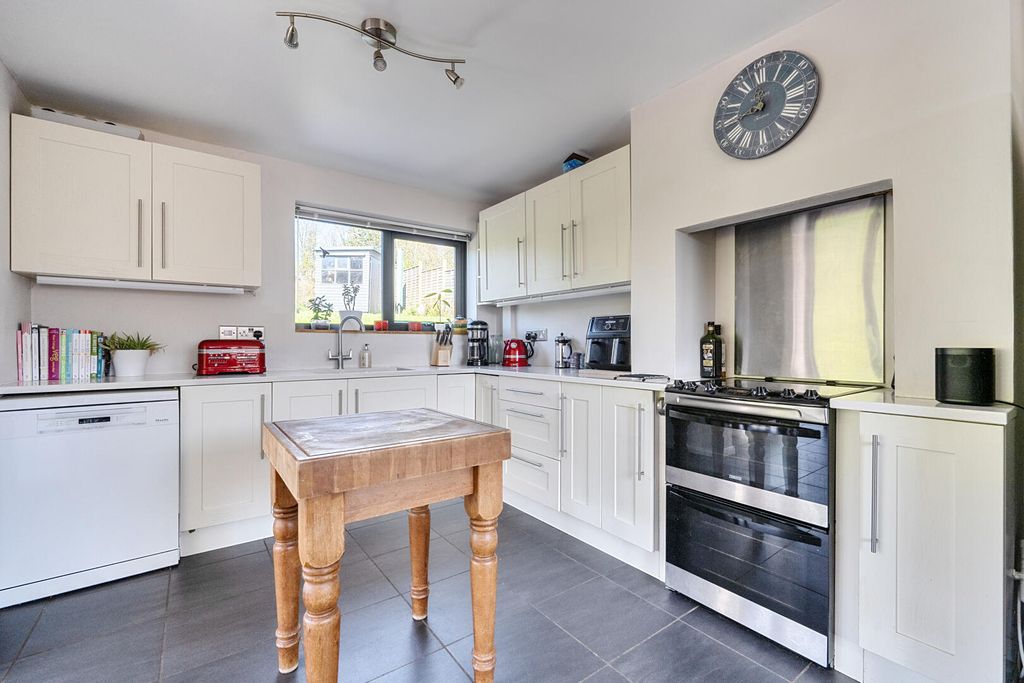 Property photo 3 of 23 Kitchen