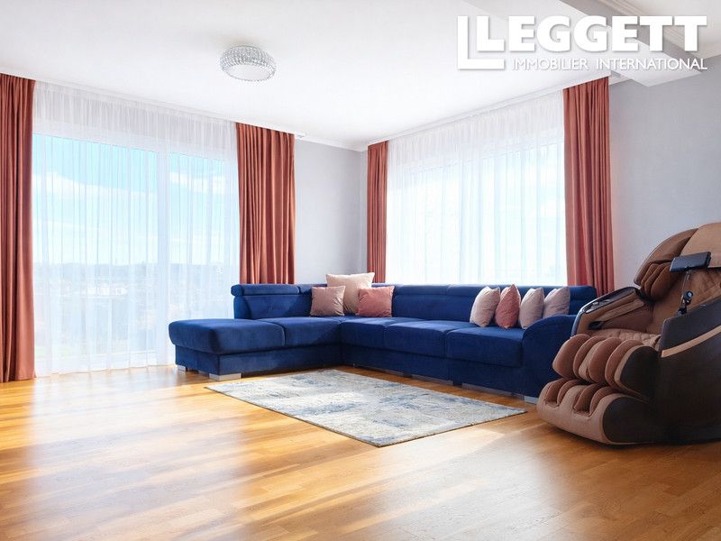 Property photo 3 of 10