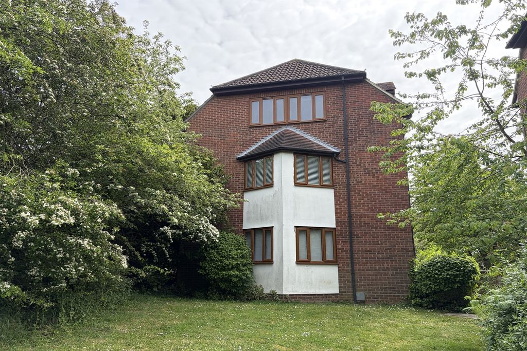 Property photo 2 of 11 (Main)